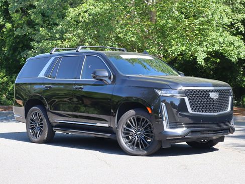 Used 2022 Cadillac Escalade Premium Luxury AWD/4WD image 2