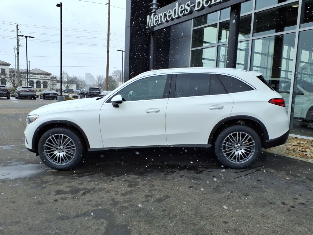 Used 2026 Mercedes-Benz GLC 300 4MATIC image 3