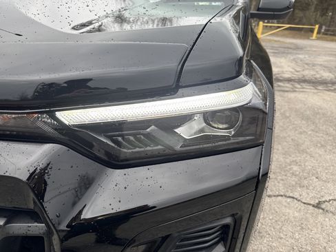 Used 2025 Chevrolet Colorado Z71 w/ Midnight Edition image 9