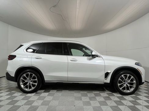 Used 2024 BMW X5 xDrive40i w/ Premium Package image 8