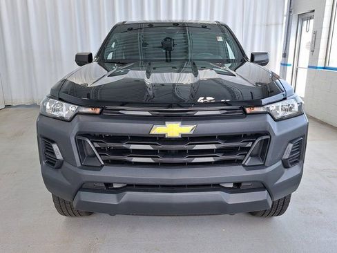 Used 2025 Chevrolet Colorado W/T w/ WT Custom Package AWD/4WD image 4