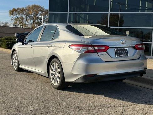 Used 2018 Toyota Camry LE image 6