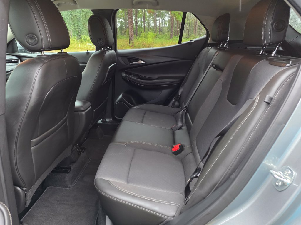 Used 2025 Buick Encore GX Preferred w/ Comfort Package FWD image 15