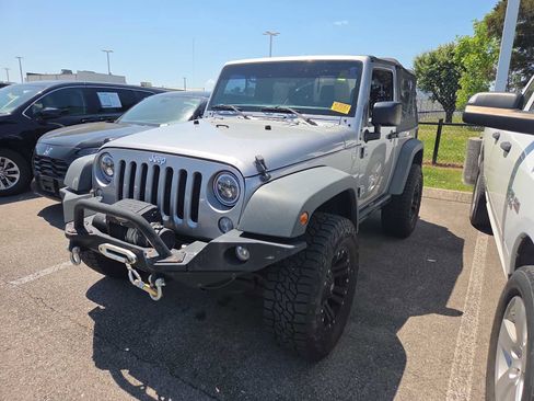 Used 2015 Jeep Wrangler Sport w/ Connectivity Group AWD/4WD image 9