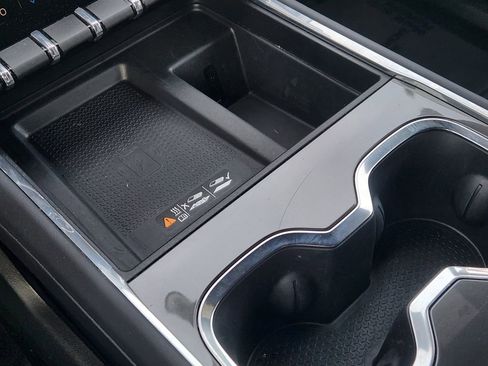 Used 2025 GMC Acadia Elevation image 19