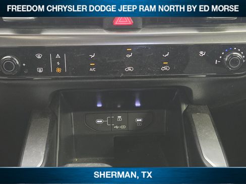 Used 2024 Kia Sorento LX image 13