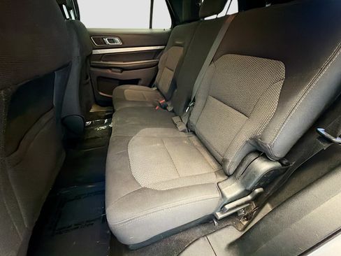 Used 2018 Ford Explorer XLT w/ Equipment Group 201A AWD/4WD image 13