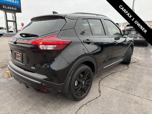 Used 2023 Nissan Kicks SR w/ SR Premium Package FWD image 2