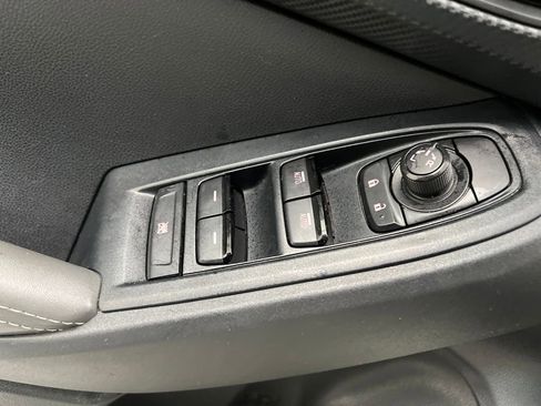 Used 2025 Subaru Crosstrek 2.0i Premium image 12