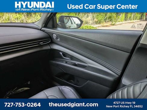 Certified 2023 Hyundai Elantra Limited FWD image 17