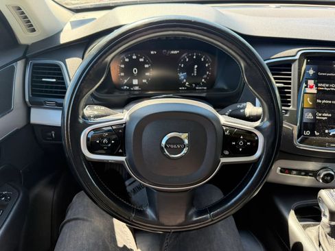 Used 2021 Volvo XC90 T5 Momentum w/ Climate Package AWD/4WD image 12