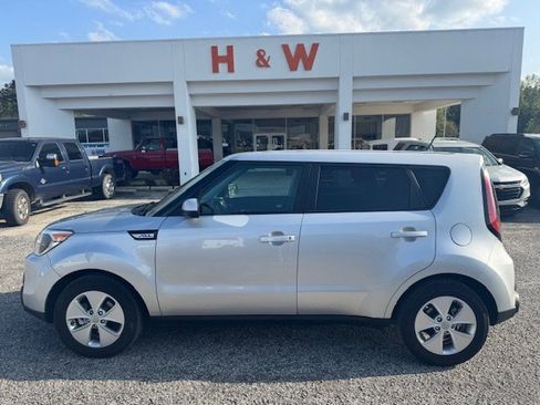 Used 2016 Kia Soul Base image 1