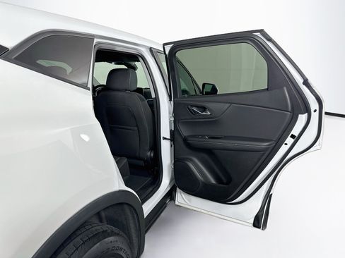 Used 2025 Chevrolet Blazer LT AWD/4WD image 28