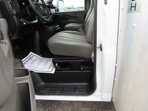 Used 2021 GMC Savana 3500 Extended w/ Power Convenience Package image 22