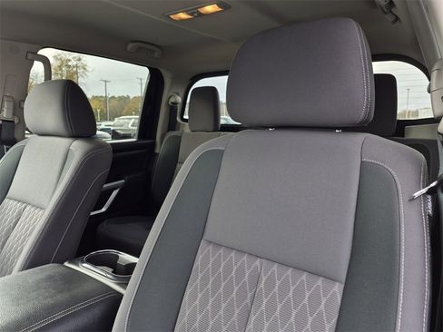 Used 2024 Nissan Titan SV w/ SV Convenience Package image 28