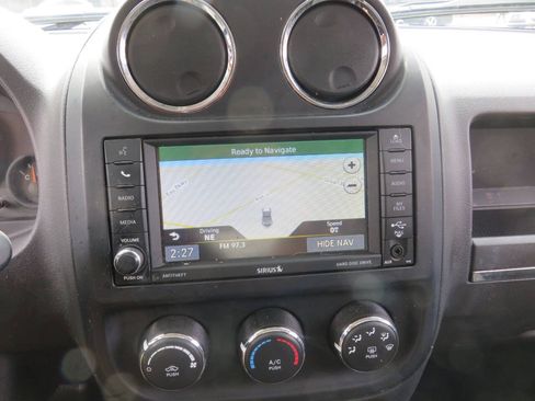 Used 2016 Jeep Patriot High Altitude AWD/4WD image 17