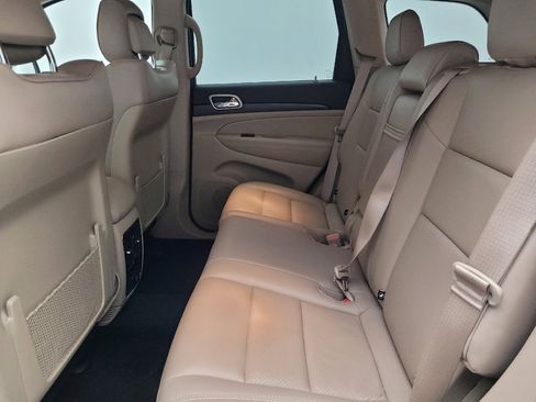 Used 2022 Jeep Grand Cherokee Laredo E w/ Security & Convenience Group image 18