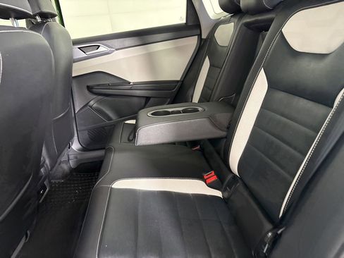 Used 2025 Volkswagen Taos SEL w/ Black Wheel Plus Package image 21