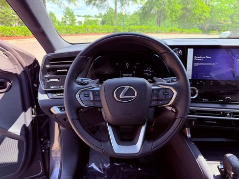 Used 2025 Lexus RX 350 Premium w/ Accessory Package (Z1) FWD image 19