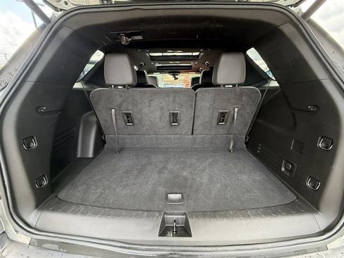 Certified 2023 Chevrolet Traverse RS image 28