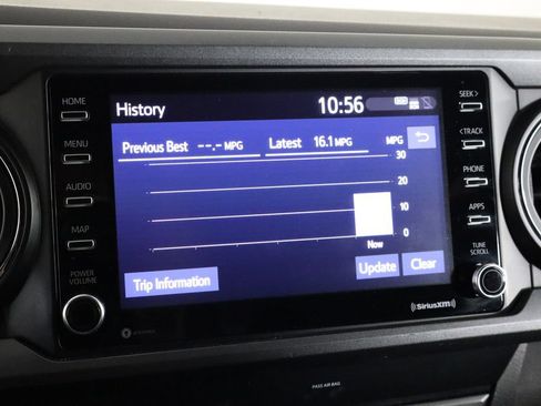 Used 2020 Toyota Tacoma TRD Sport AWD/4WD image 36