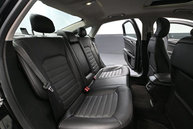 Used 2016 Ford Fusion SE w/ Equipment Group 202A FWD image 36