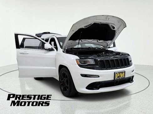 Used 2015 Jeep Grand Cherokee SRT w/ Luxury Group II AWD/4WD image 11