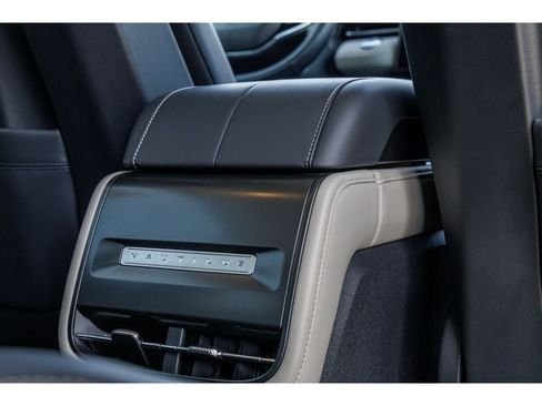 Used 2024 Lincoln Nautilus Reserve AWD/4WD image 14