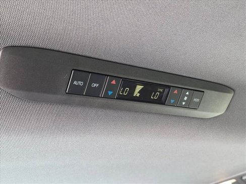 Used 2021 Toyota Sienna XSE w/ XSE Plus Package FWD image 19