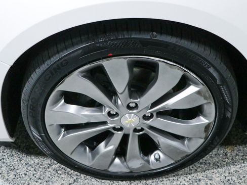 Used 2016 Chevrolet Malibu Premier FWD image 11