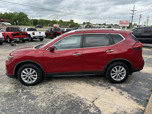 Used 2017 Nissan Rogue SV w/ SV Premium Package FWD image 6