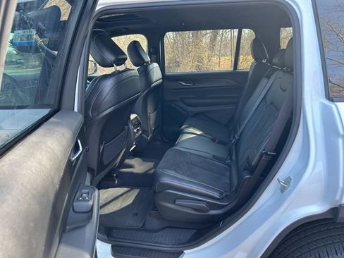 Used 2023 Jeep Grand Cherokee L Laredo AWD/4WD image 26