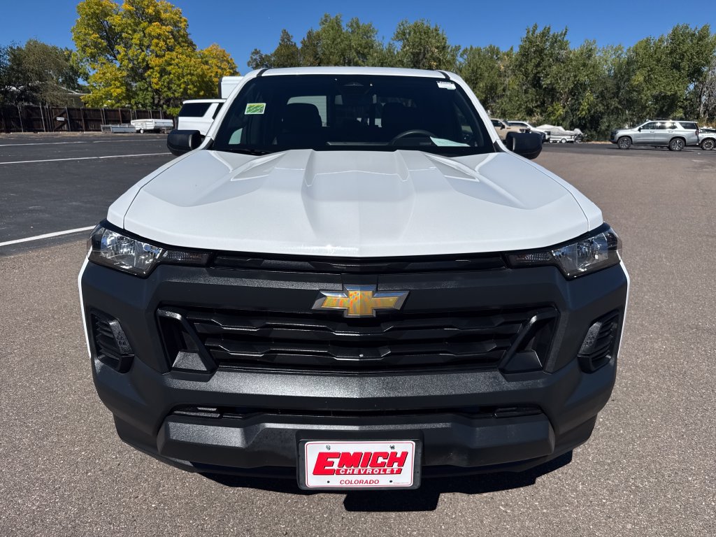 Used 2024 Chevrolet Colorado W/T w/ Advanced Trailering Package AWD/4WD image 8