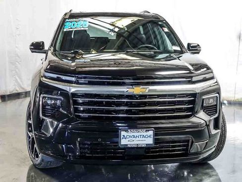 Used 2025 Chevrolet Traverse High Country FWD image 7