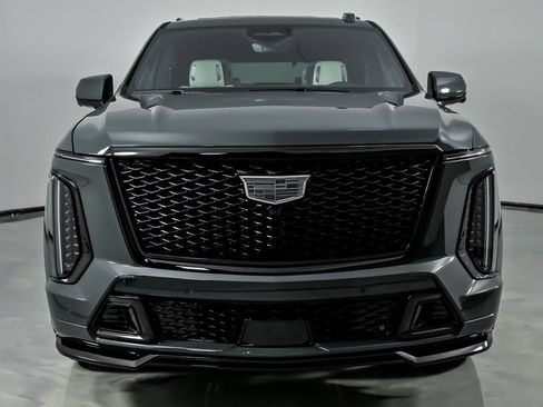 Used 2026 Cadillac Escalade V image 5