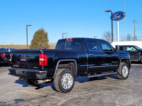 Used 2019 GMC Sierra 2500 Denali w/ Duramax Plus Package image 4