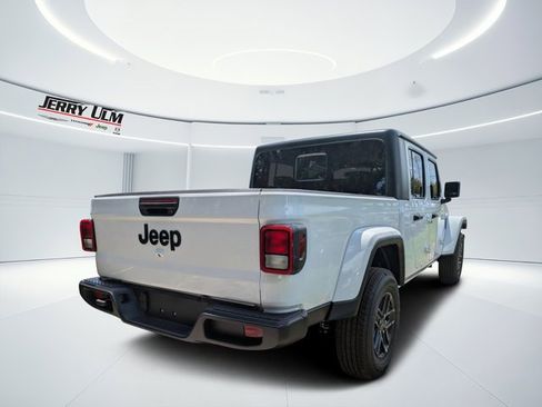 New 2025 Jeep Gladiator Sport image 2