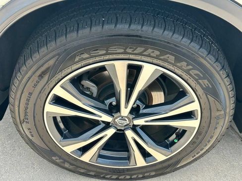 Used 2020 Nissan Rogue SV w/ Premium Package FWD image 22