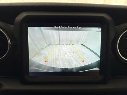 Used 2023 Jeep Wrangler Unlimited Rubicon 4xe w/ Steel Bumper Group image 30