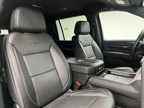 Used 2022 GMC Yukon XL Denali AWD/4WD image 54