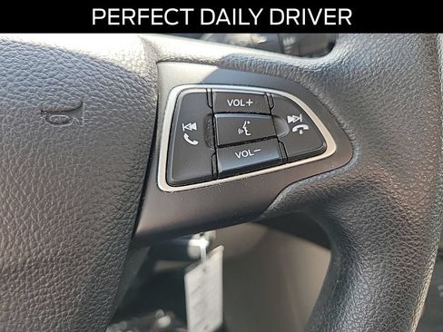 Certified 2018 Ford Focus SE FWD image 23