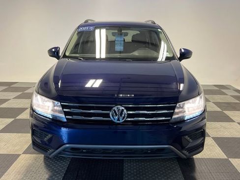 Used 2021 Volkswagen Tiguan SE image 2