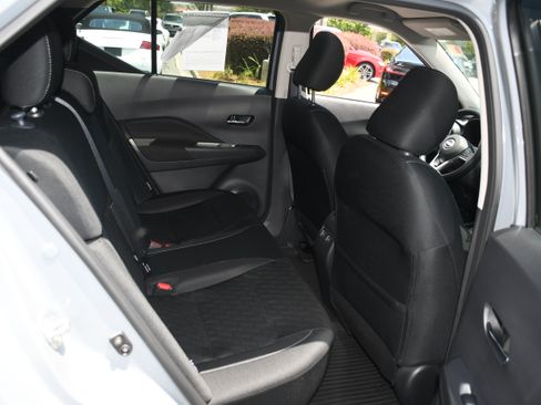 Used 2024 Nissan Kicks SV FWD image 17