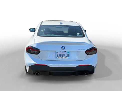 Used 2025 BMW 230i Coupe w/ Convenience Package RWD image 4