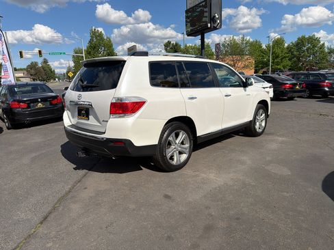 Used 2012 Toyota Highlander Limited w/ Tow Pkg AWD/4WD image 8