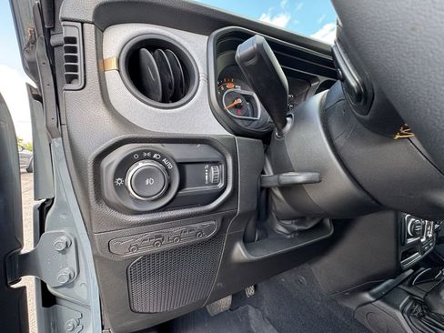 Used 2024 Jeep Wrangler Unlimited Sport AWD/4WD image 25