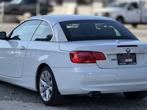 Used 2013 BMW 328i Convertible image 8