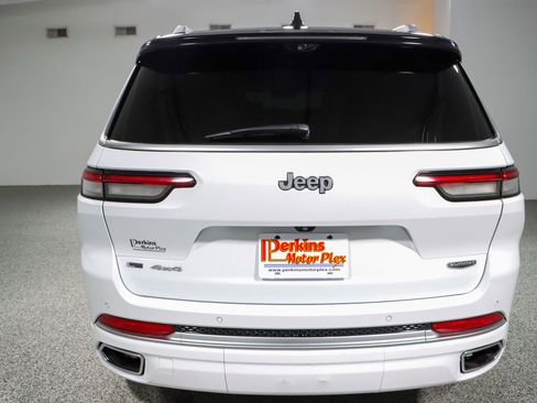 Used 2022 Jeep Grand Cherokee L Summit w/ Advanced Protech Group IV AWD/4WD image 8