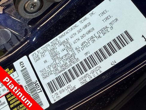 Used 2025 Toyota Sequoia Platinum AWD/4WD image 33