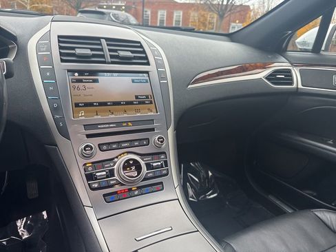 Used 2017 Lincoln MKZ Reserve w/ Climate Package image 19